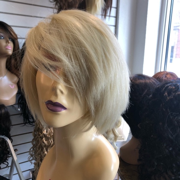 Wispy Layers Short Blonde Bob Wig 613 I have more